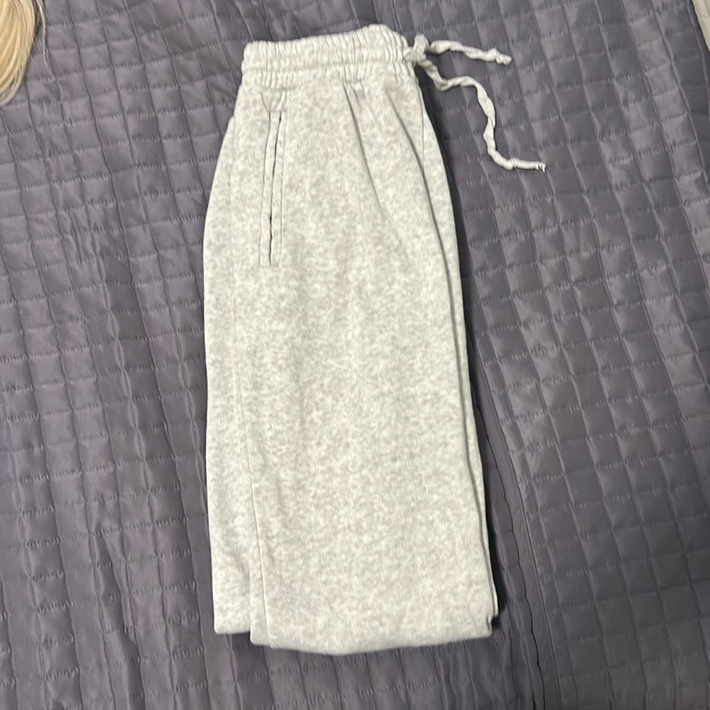 Brandy Melville light grey sweatpants